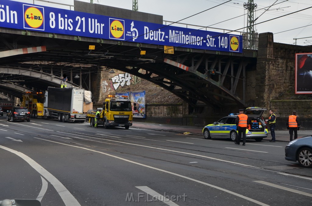 LKW Bruecke Koeln Deutz Opladenestr Deutz Muelheimerstr P191.JPG - Miklos Laubert